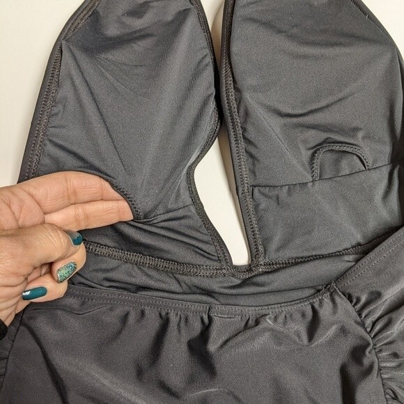 Zeraca Swimsuit Medium Plunge Halter One-Piece Tie Back Black M NWT NEW - Picture 6 of 10